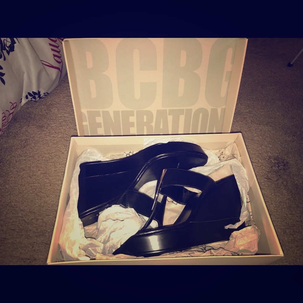 Bcbg black wedges